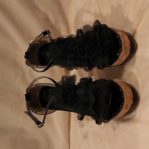Black flower platform sandals size 7